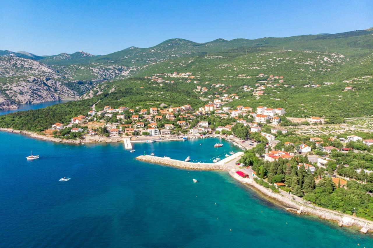 Apartments By The Sea Klenovica, Novi Vinodolski - 5581 Esterno foto